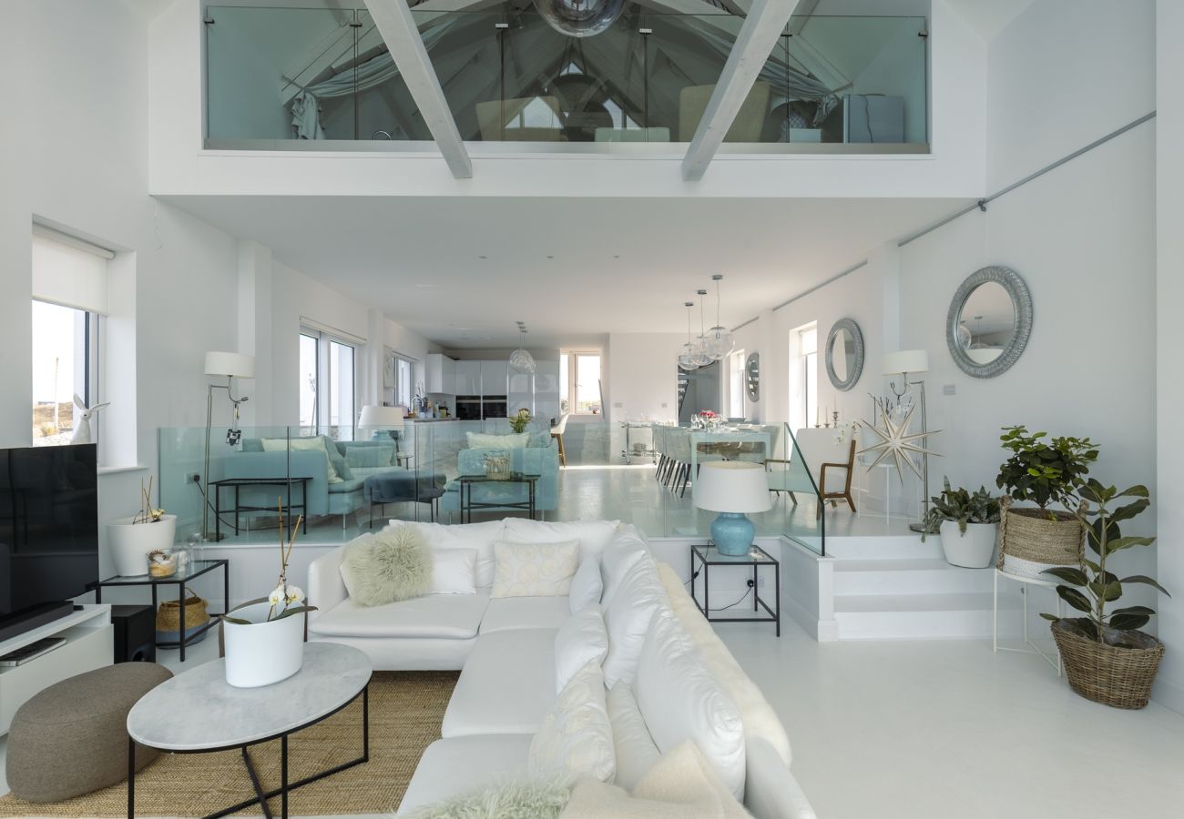 House in Ballyconneely - Doleen Quay House is a luxurious beach holiday home 