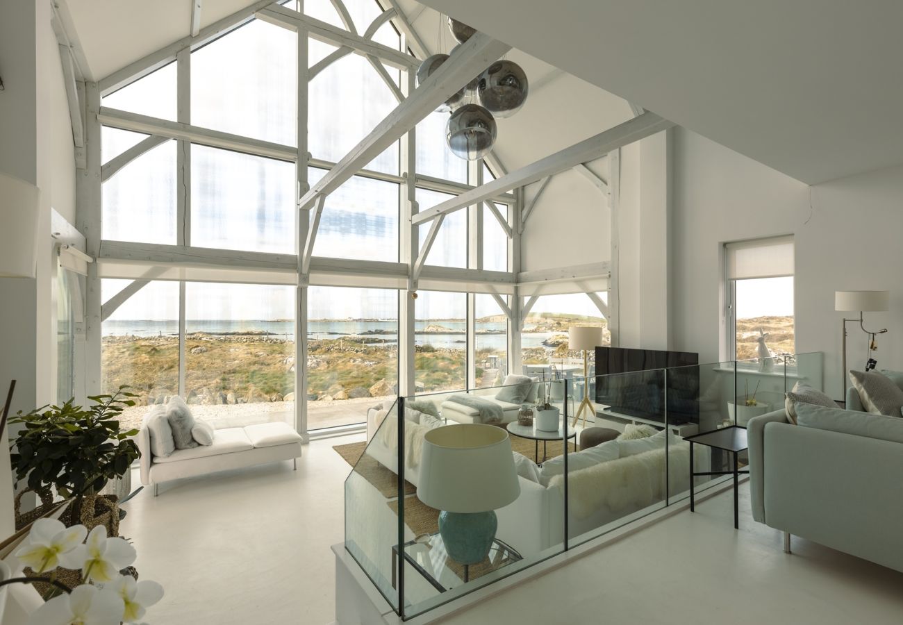 House in Ballyconneely - Doleen Quay House is a luxurious beach holiday home 