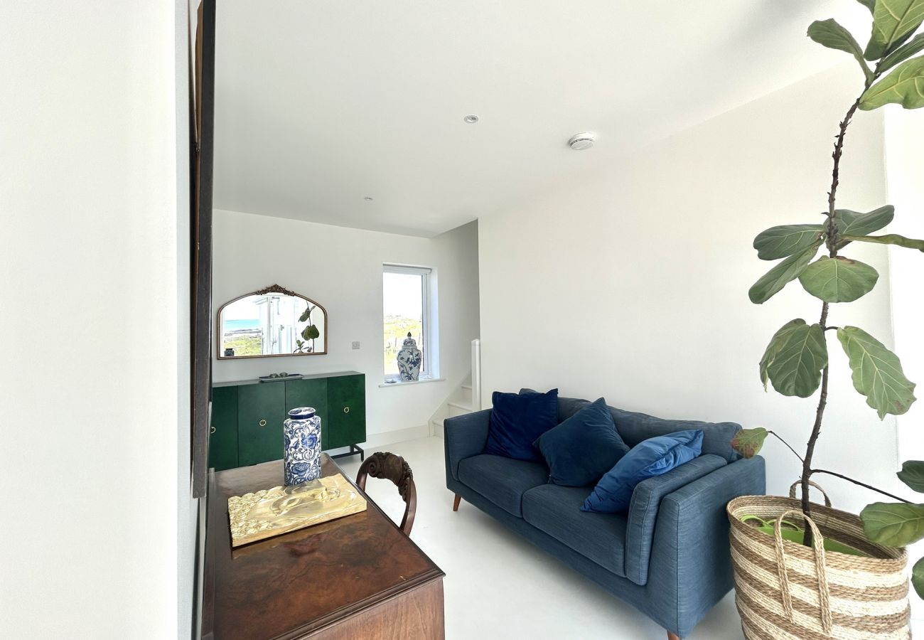 House in Ballyconneely - Doleen Quay House is a luxurious beach holiday home 