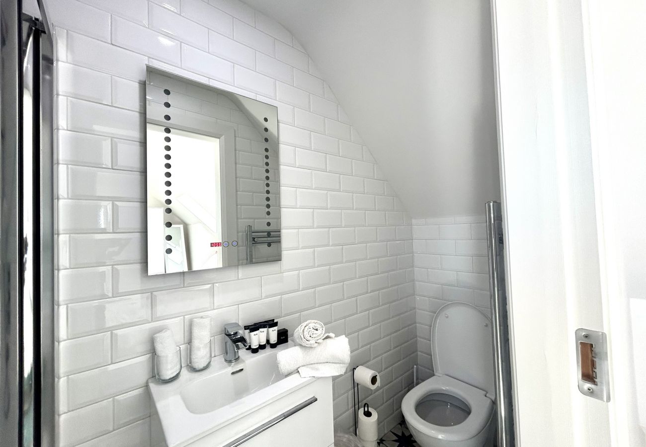 House in Ballyconneely - Doleen Quay House is a luxurious beach holiday home 