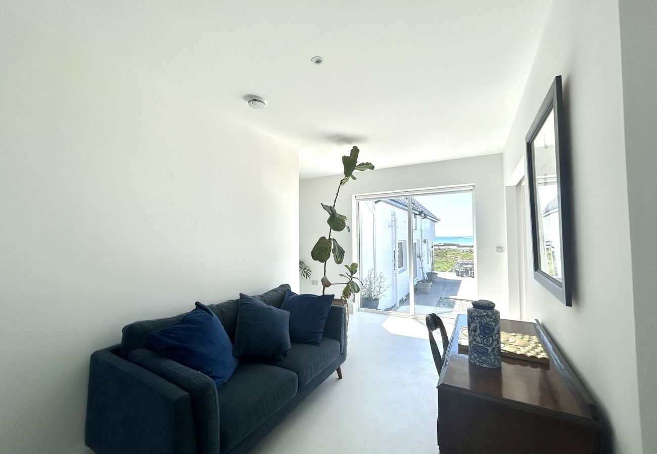 House in Ballyconneely - Doleen Quay House is a luxurious beach holiday home 