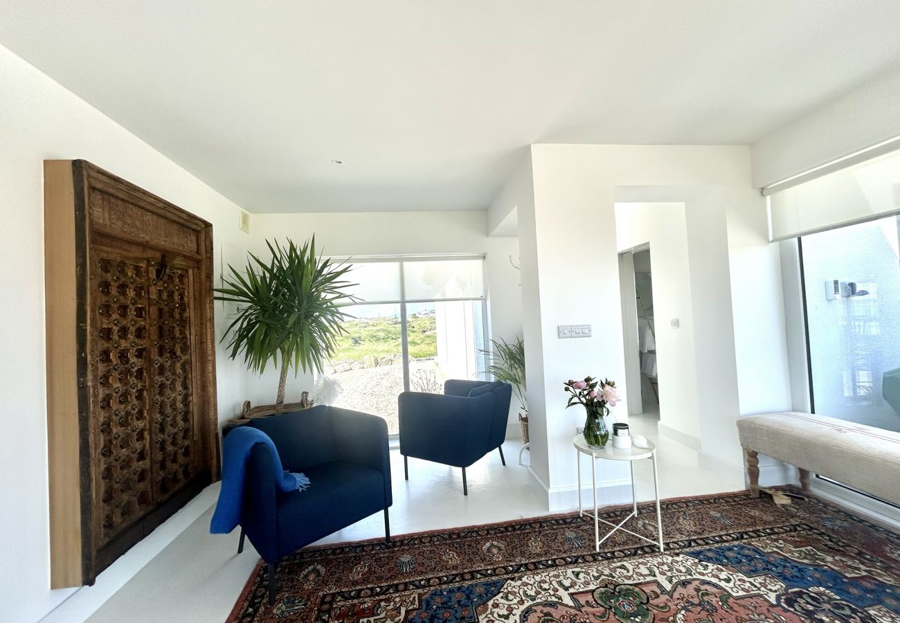 House in Ballyconneely - Doleen Quay House is a luxurious beach holiday home 