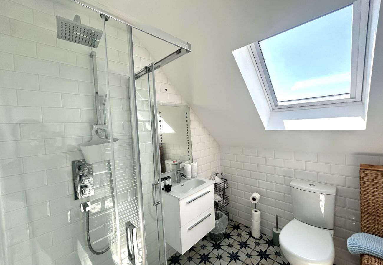 House in Ballyconneely - Doleen Quay House is a luxurious beach holiday home 