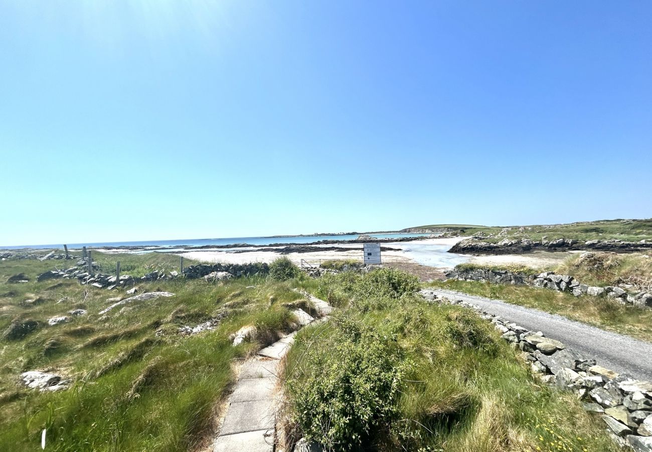 House in Ballyconneely - Doleen Quay House is a luxurious beach holiday home 