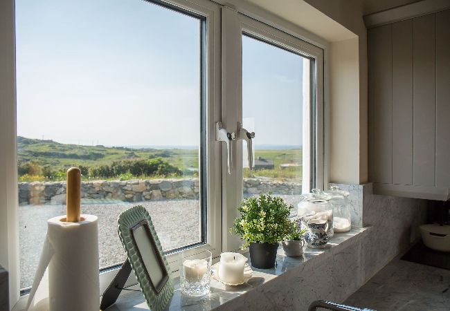 House in Ballyconneely - Paddy Carroll's Cottage where one can relax unwind House in Ballyconneely - Paddy Carroll's Cottage where one can relax unwind