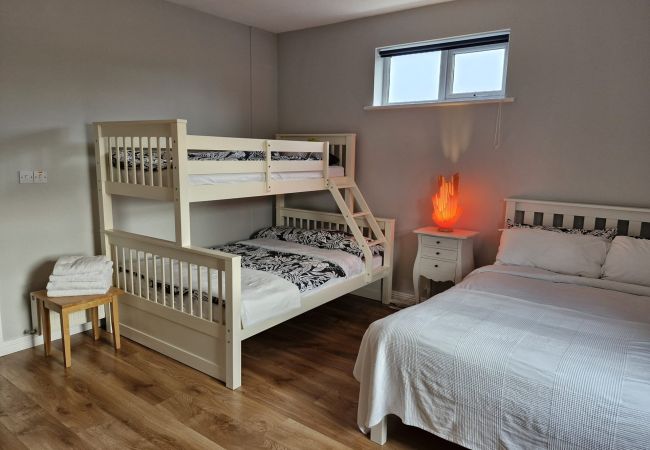 House in Ballyconneely - Paddy Carroll's Cottage where one can relax unwind House in Ballyconneely - Paddy Carroll's Cottage where one can relax unwind