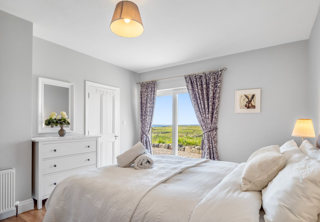 House in Ballyconneely - Luxury Coastal Escape in Ballyconneely, Connemara
