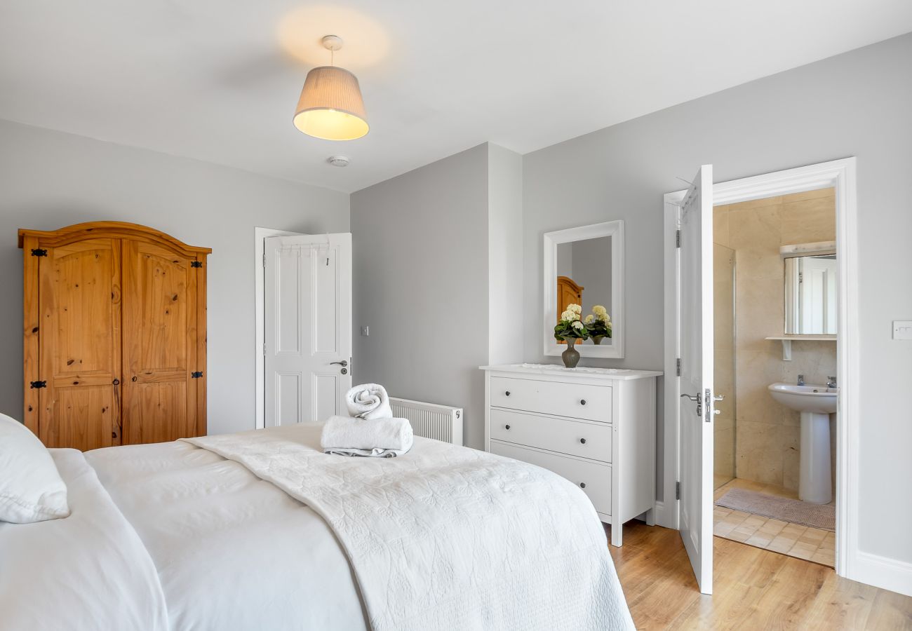 House in Ballyconneely - Luxury Coastal Escape in Ballyconneely, Connemara