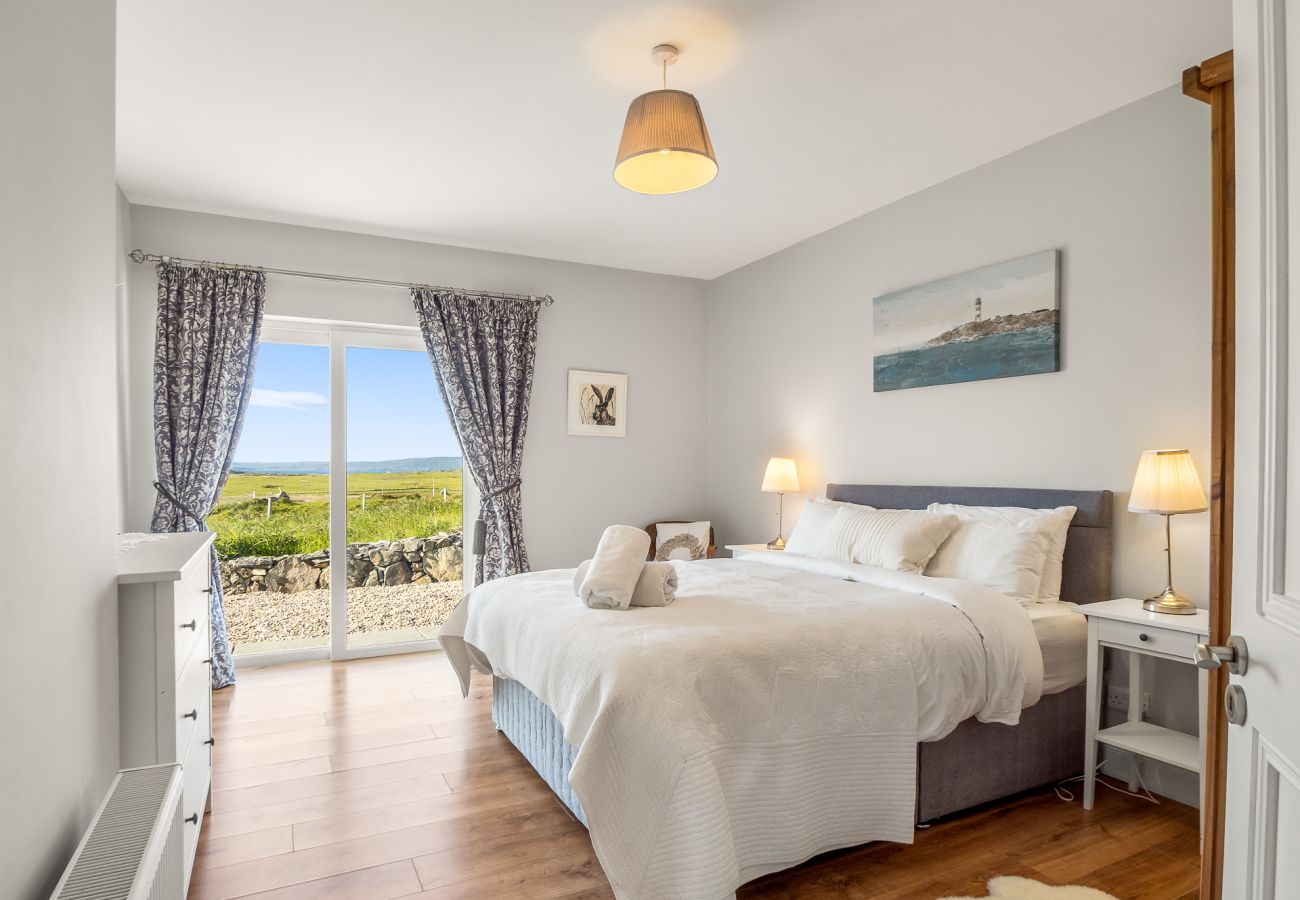 House in Ballyconneely - Luxury Coastal Escape in Ballyconneely, Connemara