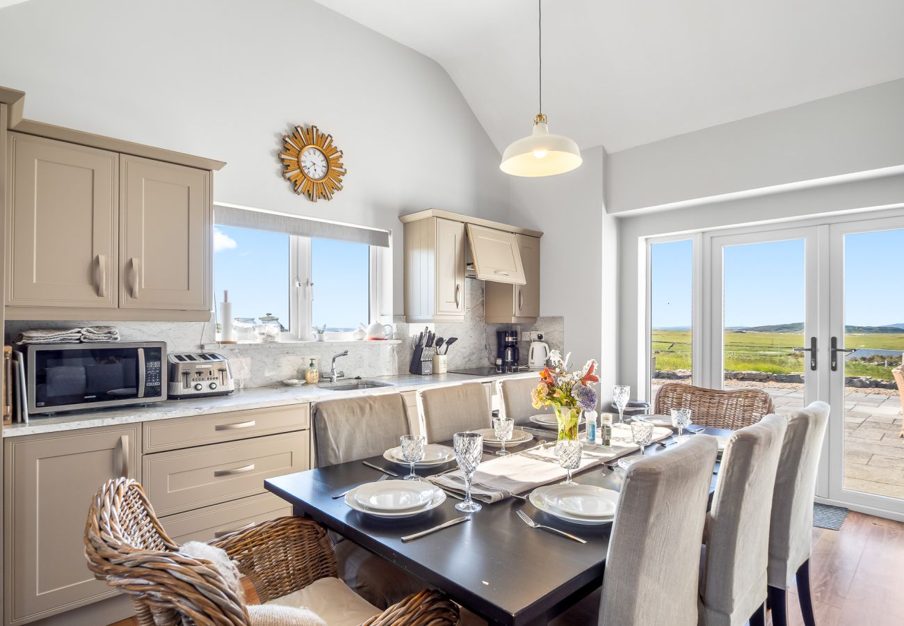 House in Ballyconneely - Luxury Coastal Escape in Ballyconneely, Connemara