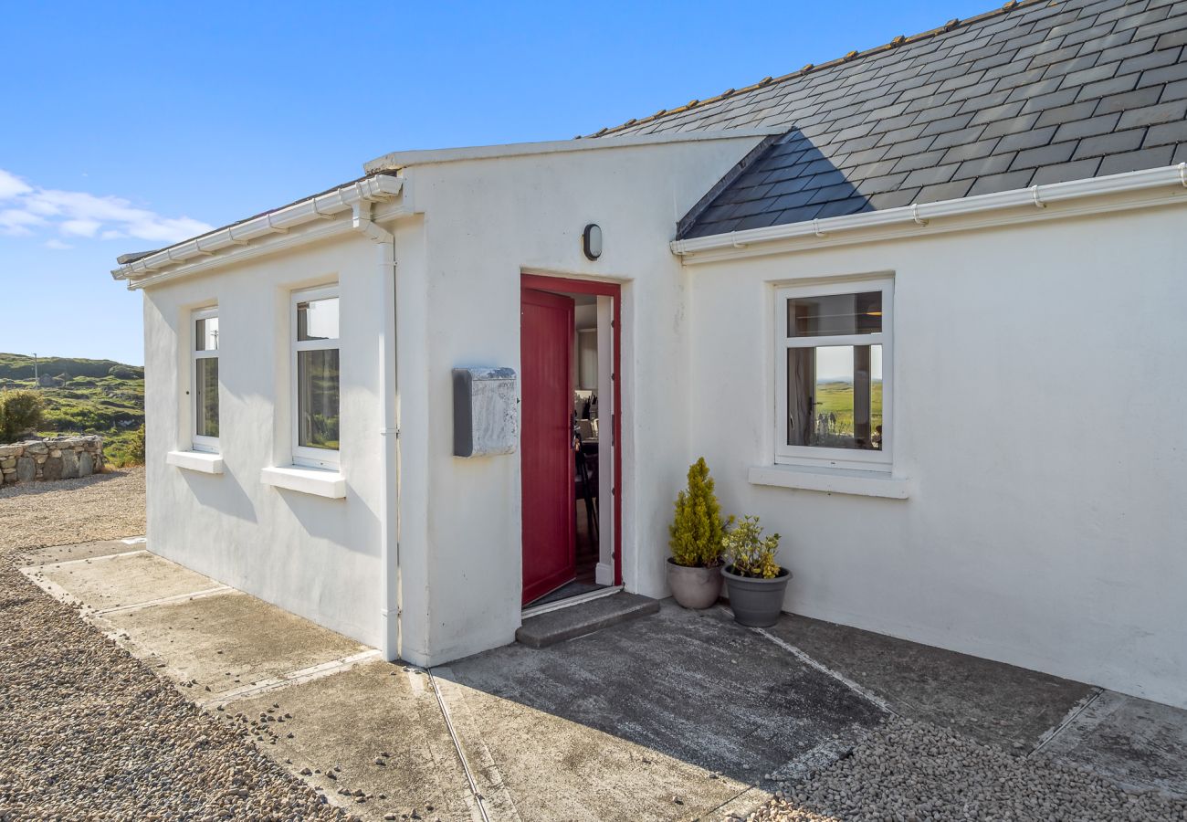 House in Ballyconneely - Luxury Coastal Escape in Ballyconneely, Connemara