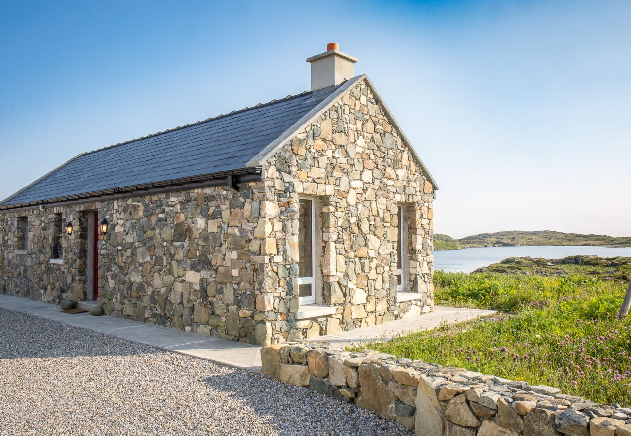 House in Ballyconneely - Luxury Coastal Escape in Ballyconneely, Connemara