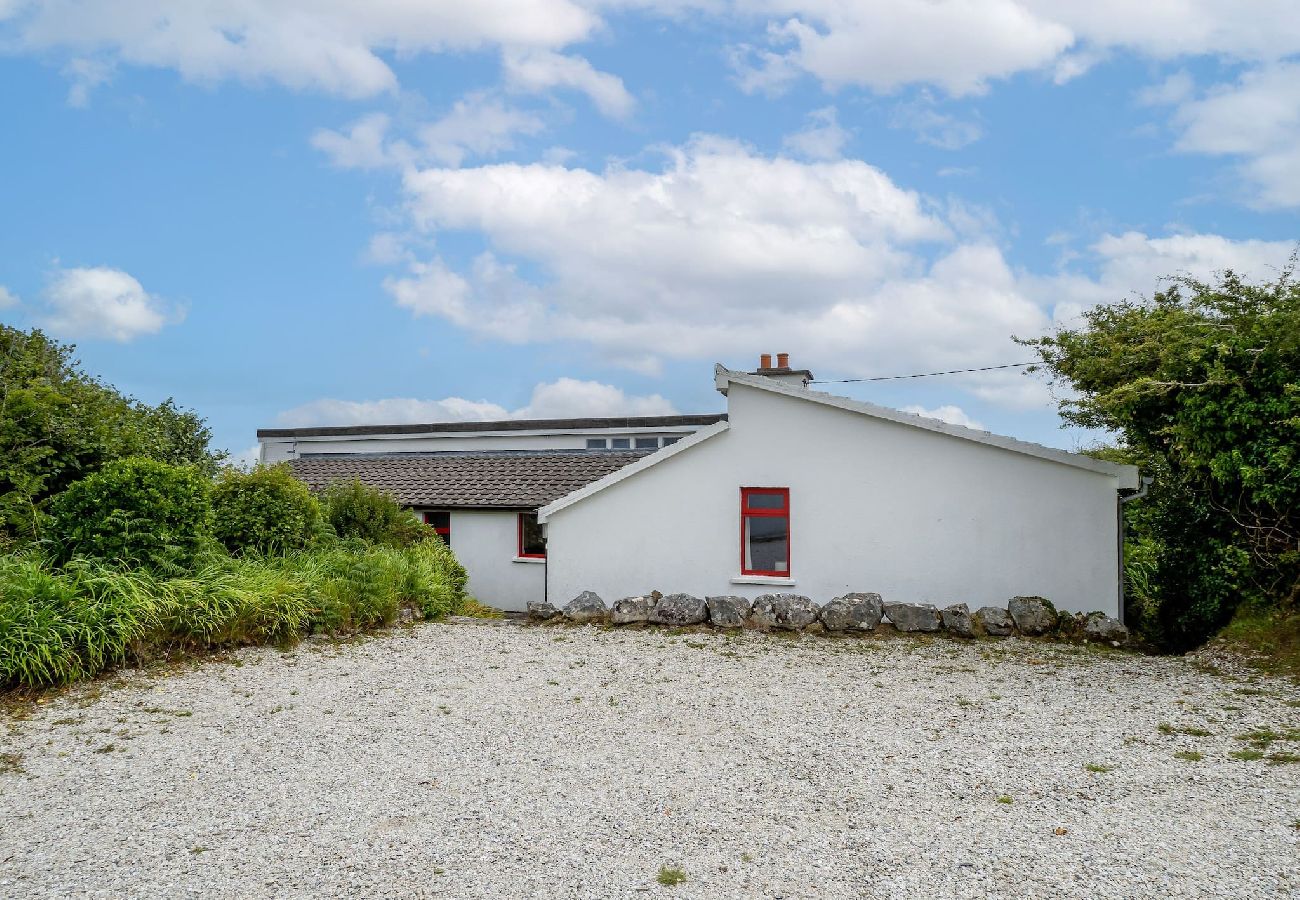 House in Cashel - Salmon Cottage offers breathtaking views 