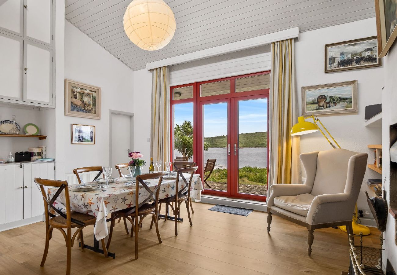 House in Cashel - Salmon Cottage offers breathtaking views 