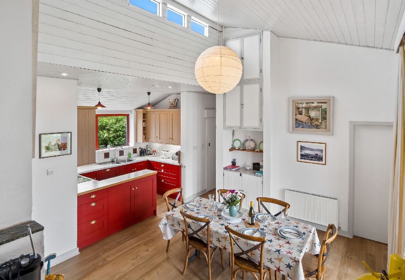 House in Cashel - Salmon Cottage offers breathtaking views 