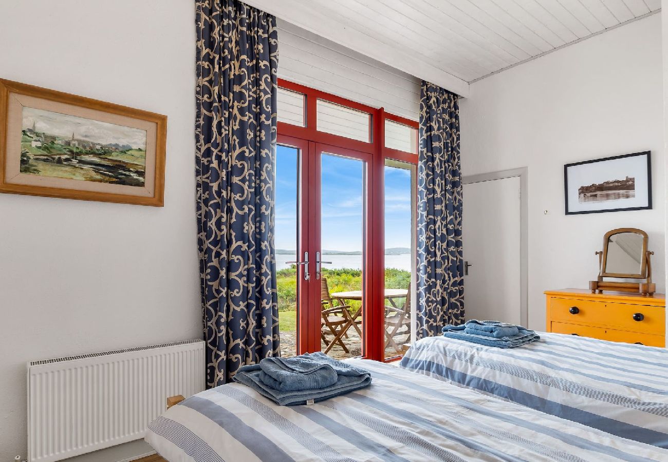 House in Cashel - Salmon Cottage offers breathtaking views 