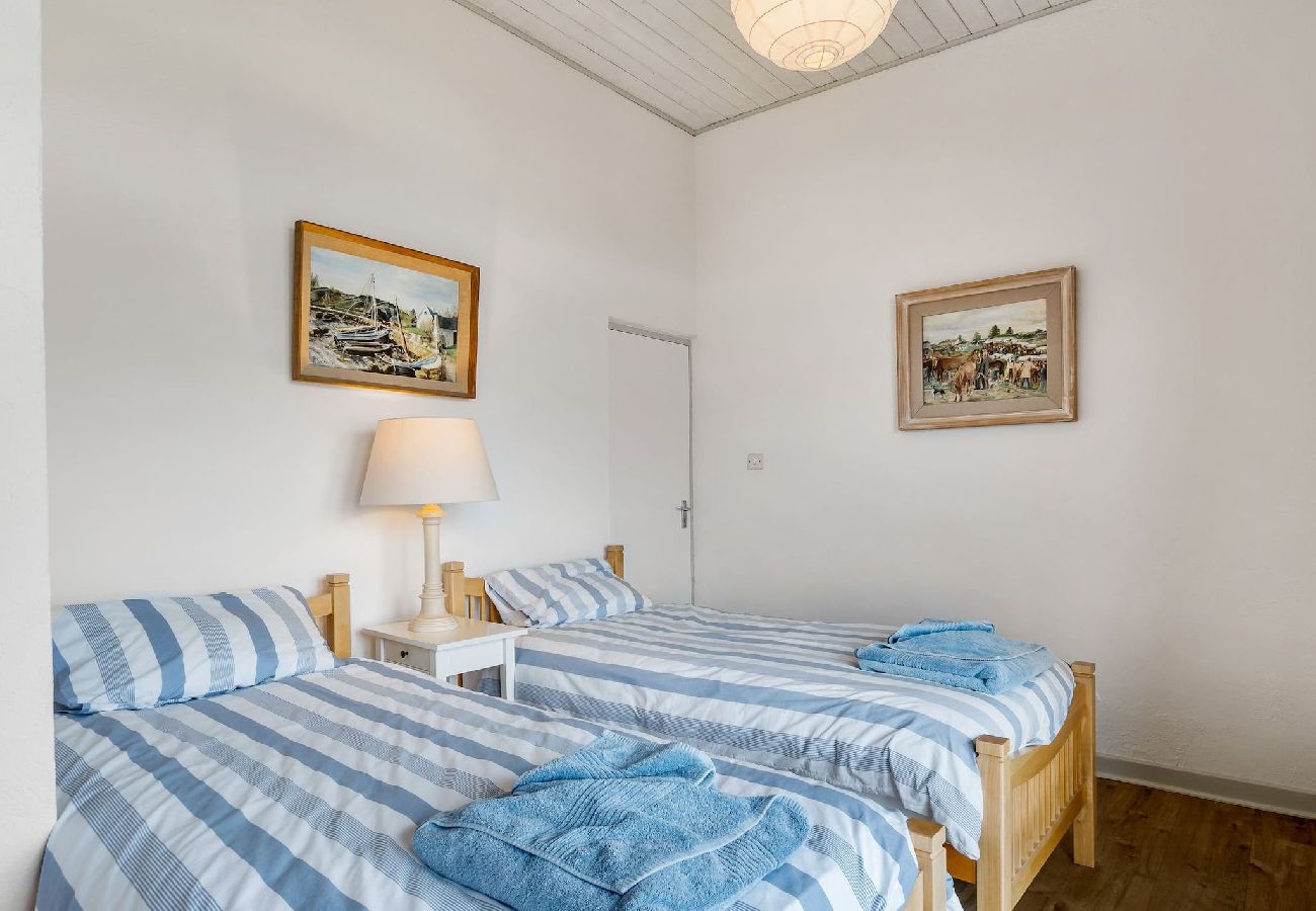 House in Cashel - Salmon Cottage offers breathtaking views 