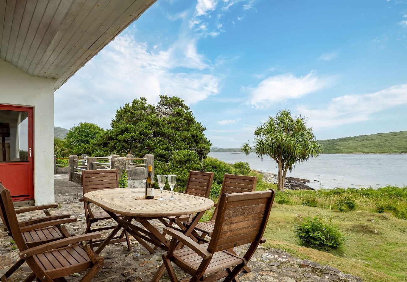House in Cashel - Salmon Cottage offers breathtaking views 