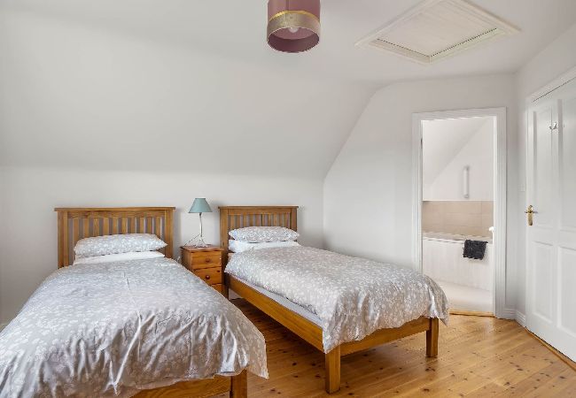 House in Ballyconneely - Lake House Mannin, holiday maker’s paradise House in Ballyconneely - Lake House Mannin, holiday maker’s paradise