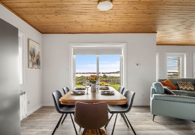 House in Ballyconneely - Lake House Mannin, holiday maker’s paradise House in Ballyconneely - Lake House Mannin, holiday maker’s paradise