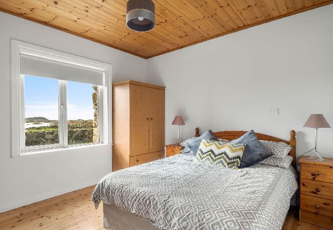 House in Ballyconneely - Lake House Mannin, holiday maker’s paradise House in Ballyconneely - Lake House Mannin, holiday maker’s paradise