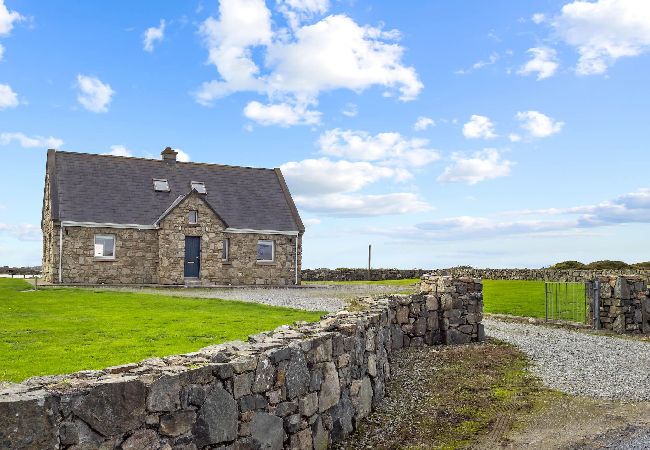 House in Ballyconneely - Lake House Mannin, holiday maker’s paradise House in Ballyconneely - Lake House Mannin, holiday maker’s paradise