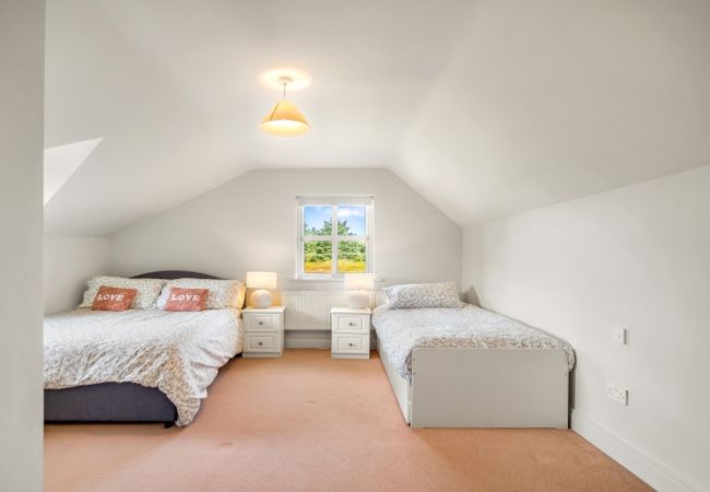 House in Clifden - Sycamore Cottage on the outskirts of Clifden  House in Clifden - Sycamore Cottage on the outskirts of Clifden