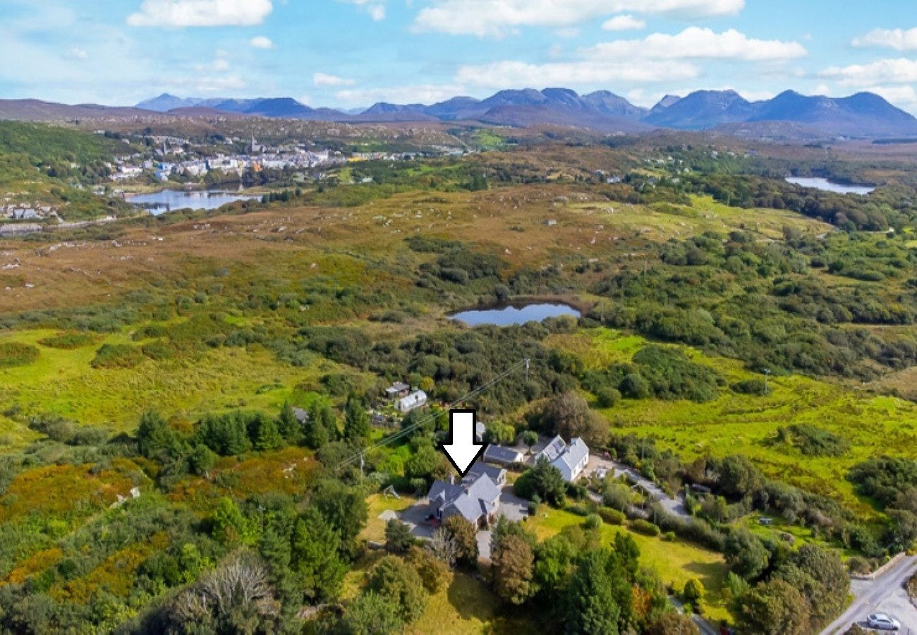 House in Clifden - Sycamore Cottage on the outskirts of Clifden 