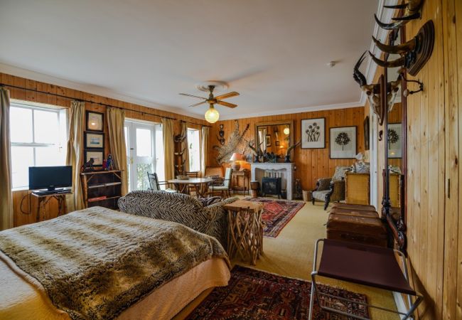 House in Clifden - The Quay House, Clifden’s oldest building House in Clifden - The Quay House, Clifden’s oldest building