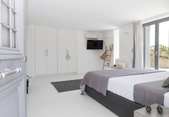 Villa in Naousa - Kolimbithres Rock Villa Villa in Naousa - Kolimbithres Rock Villa