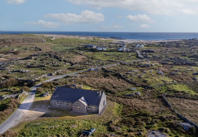 Cottage in Roundstone - Campbell's Cottage - Picturesque and Peaceful Cottage in Roundstone - Campbell's Cottage - Picturesque and Peaceful