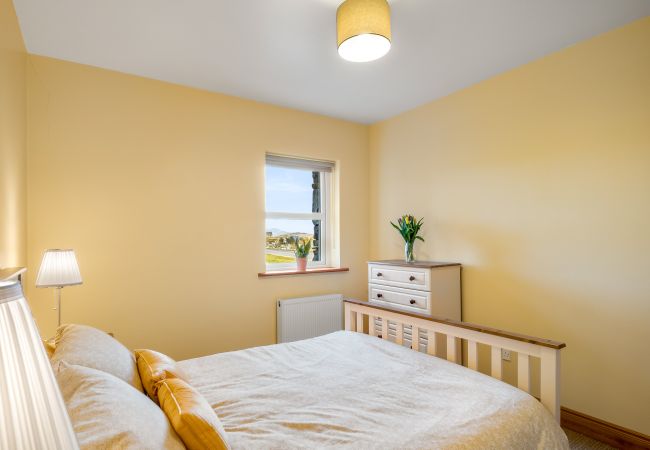 Cottage in Roundstone - Campbell's Cottage - Picturesque and Peaceful Cottage in Roundstone - Campbell's Cottage - Picturesque and Peaceful