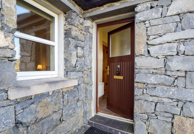Cottage in Roundstone - Campbell's Cottage - Picturesque and Peaceful Cottage in Roundstone - Campbell's Cottage - Picturesque and Peaceful