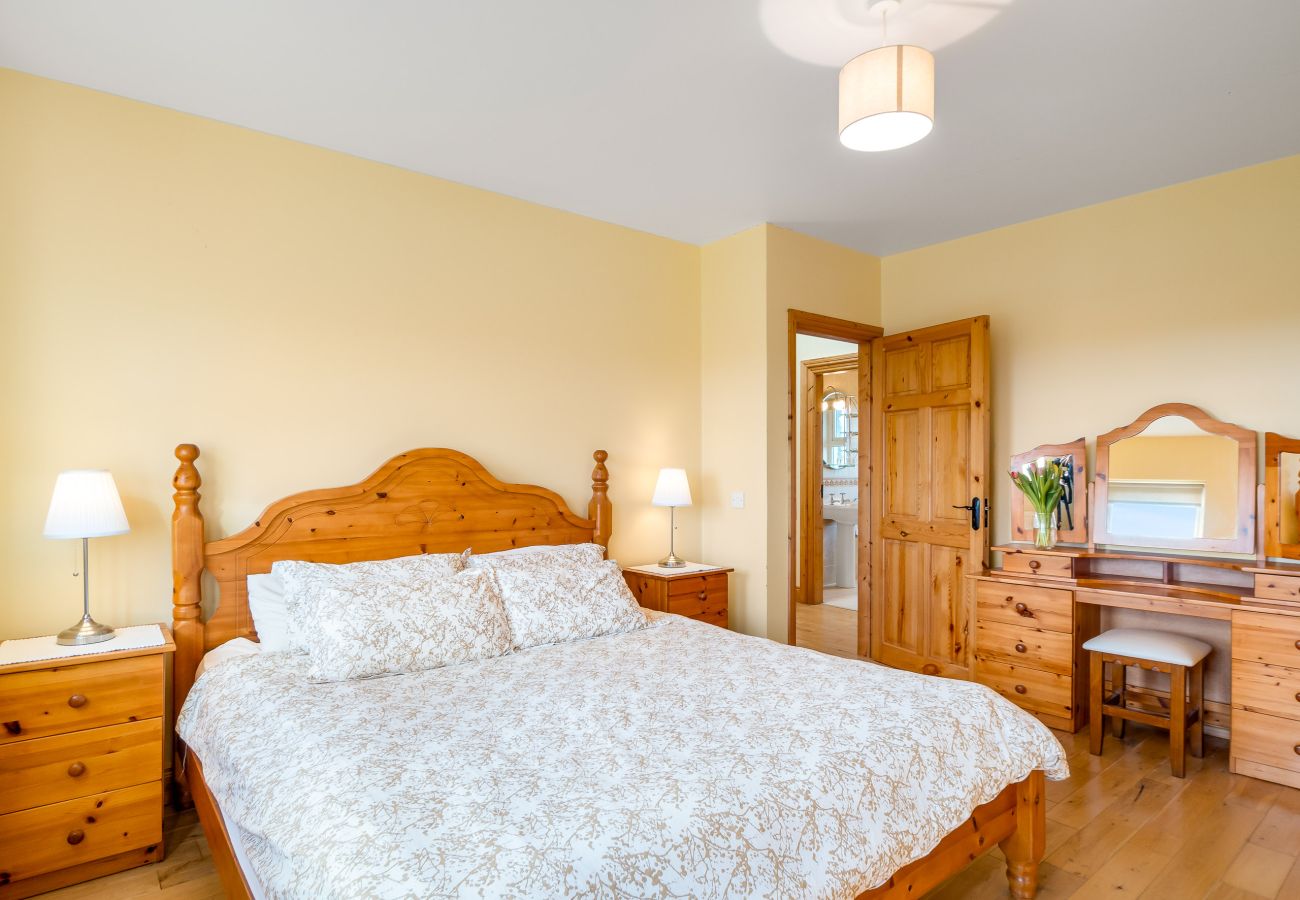 Cottage in Roundstone - Campbell's Cottage - Picturesque and Peaceful