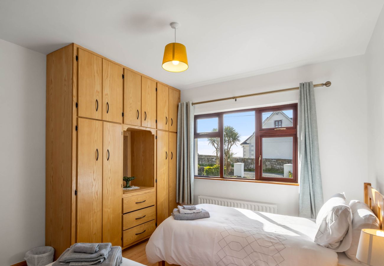 House in Carna - McDara Island View- A cosy and comfortable stay