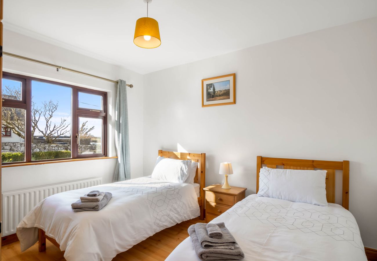 House in Carna - McDara Island View- A cosy and comfortable stay