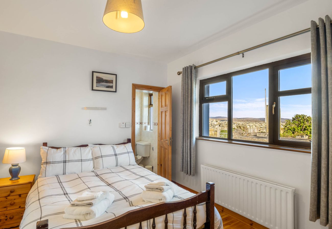 House in Carna - McDara Island View- A cosy and comfortable stay