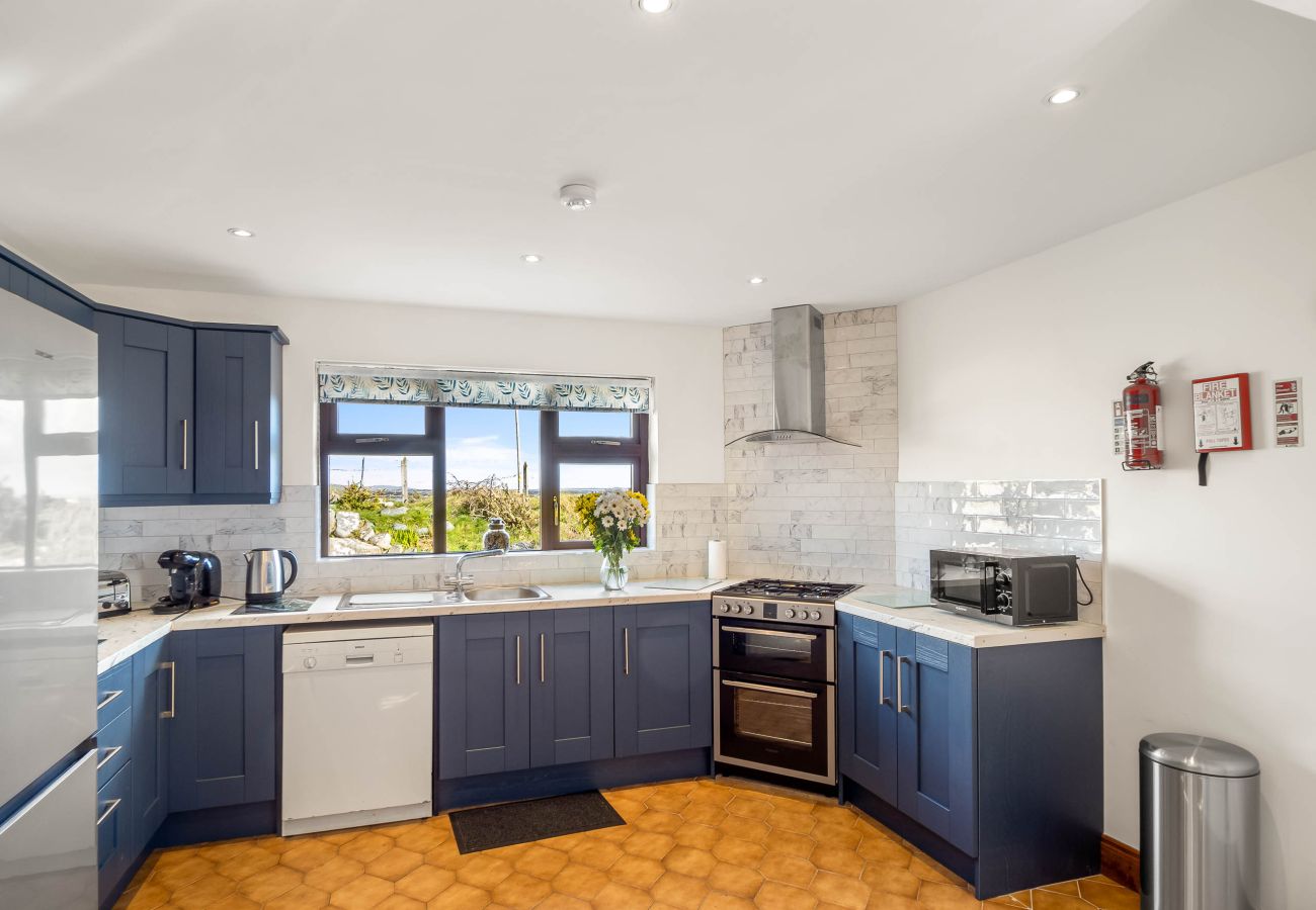 House in Carna - McDara Island View- A cosy and comfortable stay