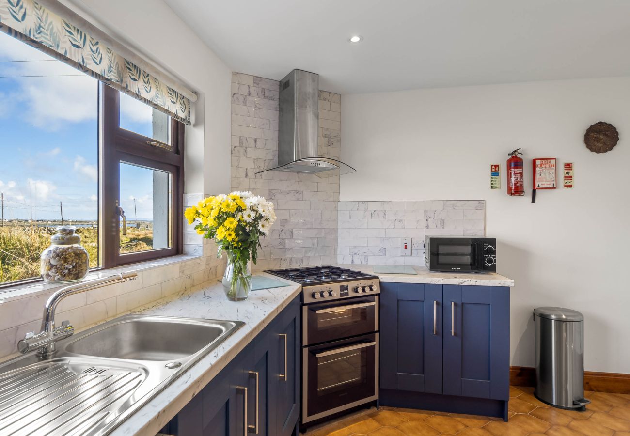 House in Carna - McDara Island View- A cosy and comfortable stay