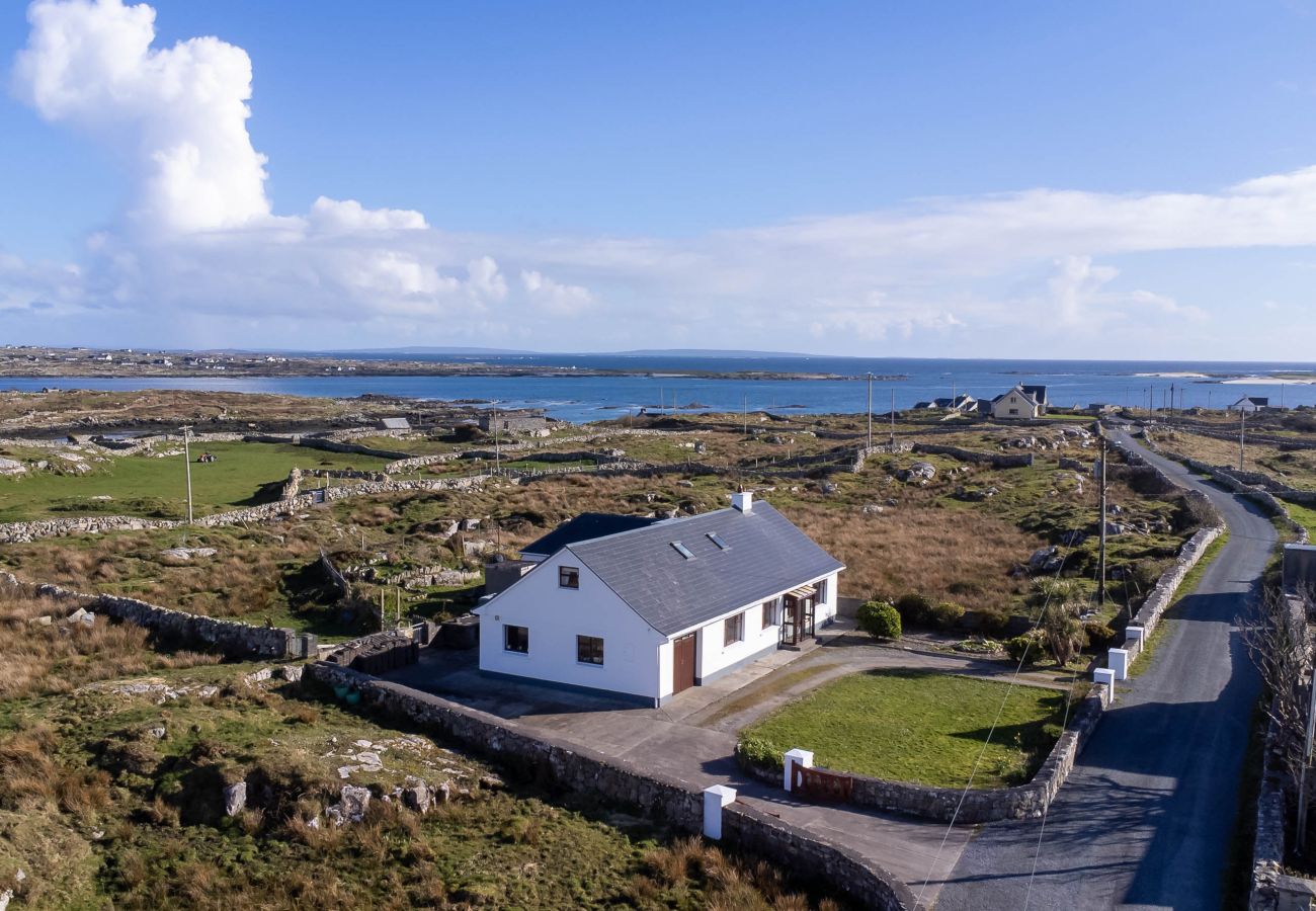 House in Carna - McDara Island View- A cosy and comfortable stay