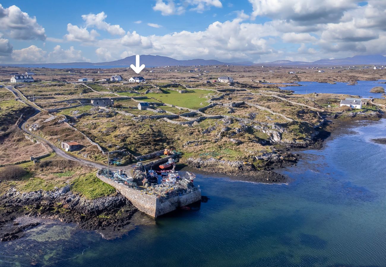House in Carna - McDara Island View- A cosy and comfortable stay