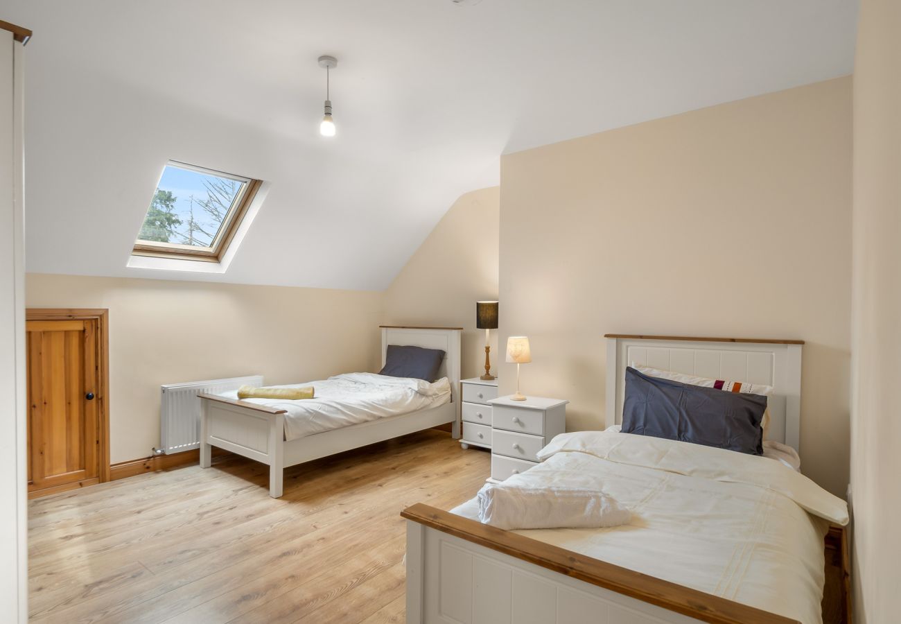 House in Ballinrobe - Lough Mask Fishing Lodge - Ideal for groups