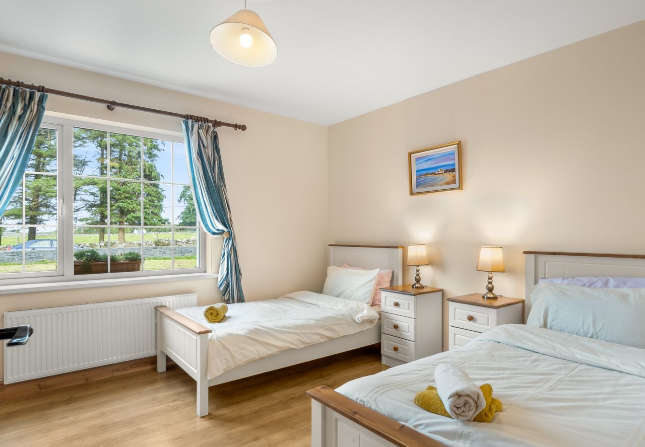 House in Ballinrobe - Lough Mask Fishing Lodge - Ideal for groups