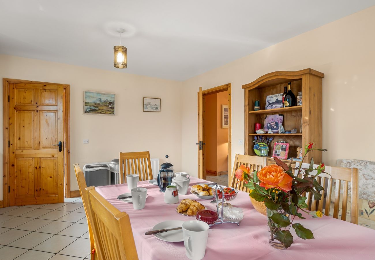 House in Ballinrobe - Lough Mask Fishing Lodge - Ideal for groups