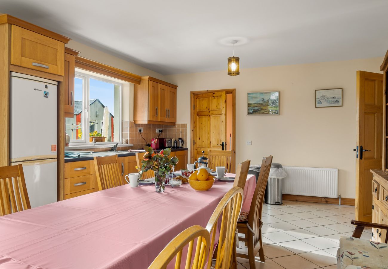 House in Ballinrobe - Lough Mask Fishing Lodge - Ideal for groups