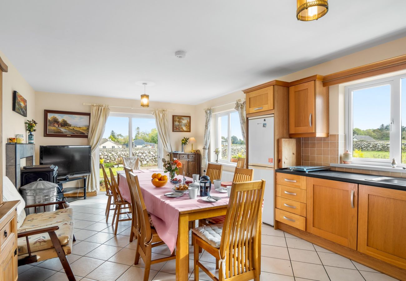 House in Ballinrobe - Lough Mask Fishing Lodge - Ideal for groups