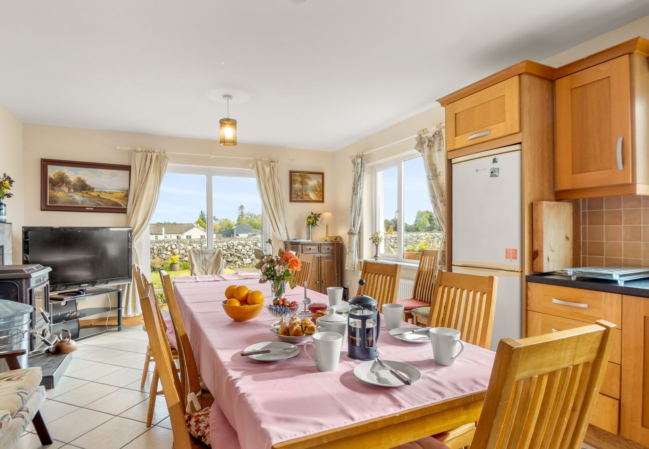 House in Ballinrobe - Lough Mask Fishing Lodge - Ideal for groups