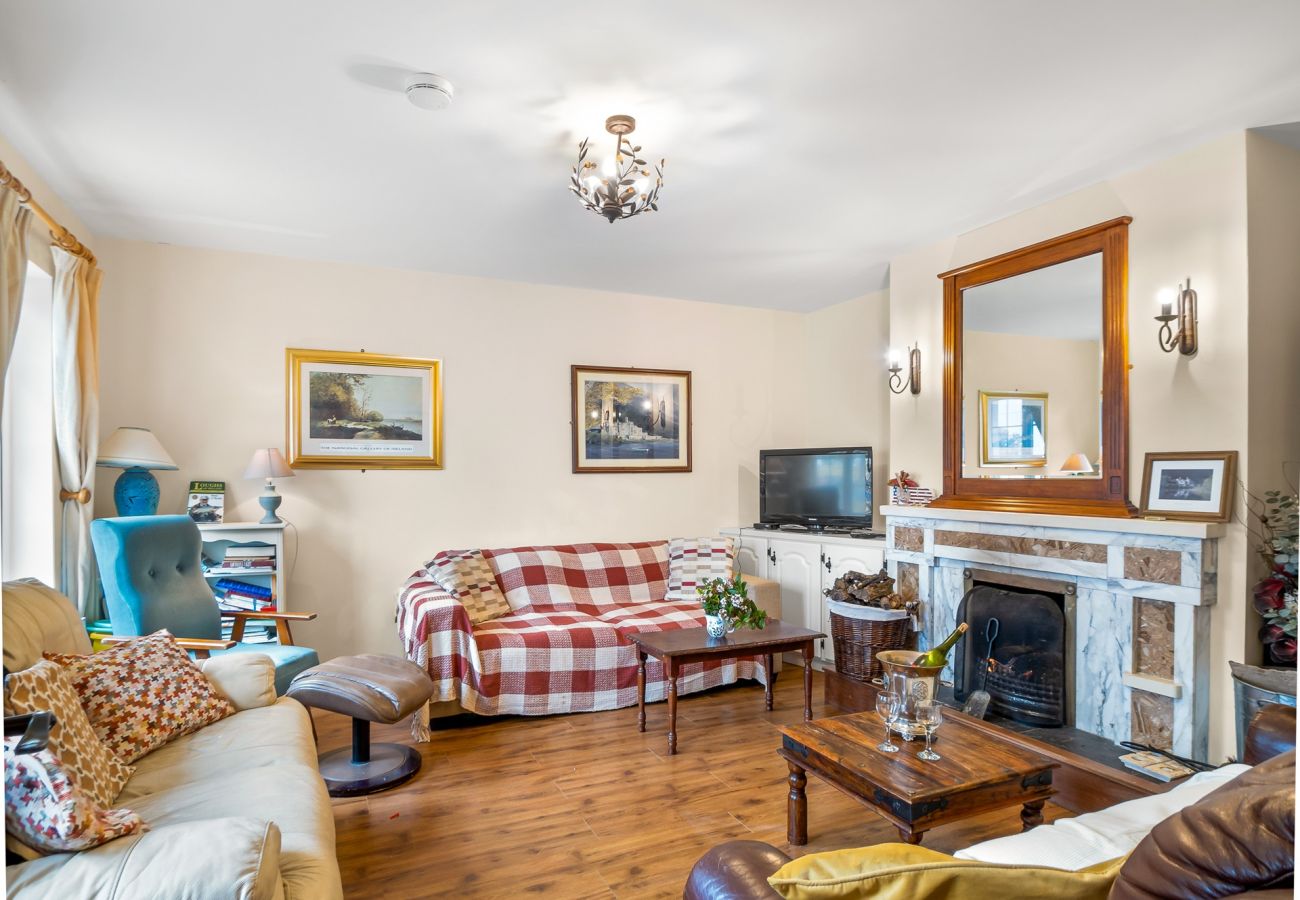 House in Ballinrobe - Lough Mask Fishing Lodge - Ideal for groups