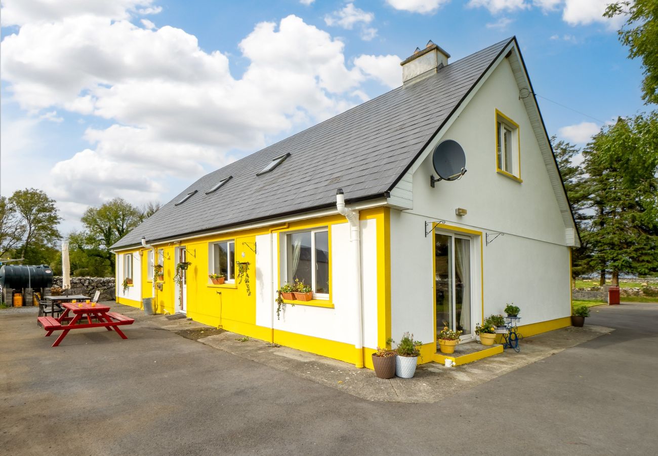 House in Ballinrobe - Lough Mask Fishing Lodge - Ideal for groups