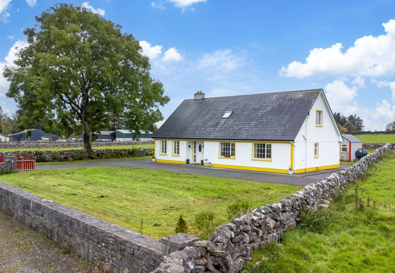 House in Ballinrobe - Lough Mask Fishing Lodge - Ideal for groups